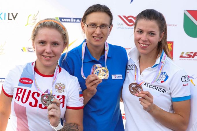 Podium-senior-ladies.jpg